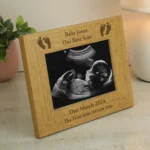 Personalised Baby Footprints Motif 6x4 Landscape Oak Finish Photo Frame - Image 2