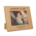 Personalised ‘Mummy & Me’ 7x5 Landscape Oak Finish Photo Frame - Image 4