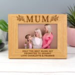 Personalised Floral Design 'Mum' 6x4 Landscape Oak Finish Photo Frame - Image 3