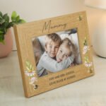 Personalised Any Message Floral Bee Design 6x4 Landscape Oak Finish Photo Frame - Image 2