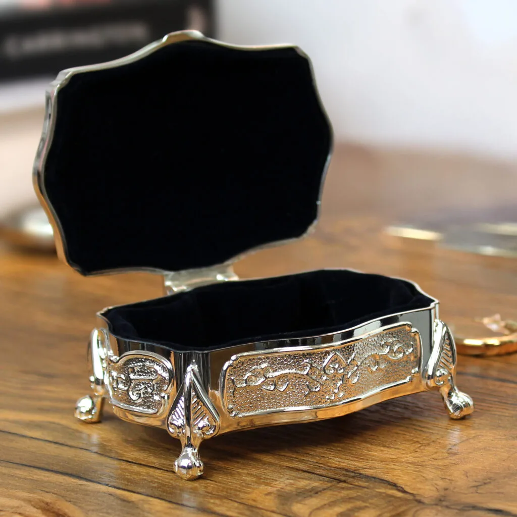 P0102AA14 Personalised Name Only Small Antique Style Silver Finish Trinket Box 4