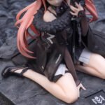 A-Z: Anime Girl Kneeling with Weapon 1/7 Scale (20cm) Pre-Painted PVC Statue - Image 2