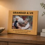 Personalised Bold Text Any Message 6x4 Landscape Oak Finish Photo Frame - Image 2