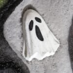 Ancient Wisdom Ghost Halloween Bath Bomb 65g - Image 2