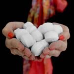 Ancient Wisdom 1.3Kg Box of Chill Pills Summer of Love Mini Bath Bombs - Image 3