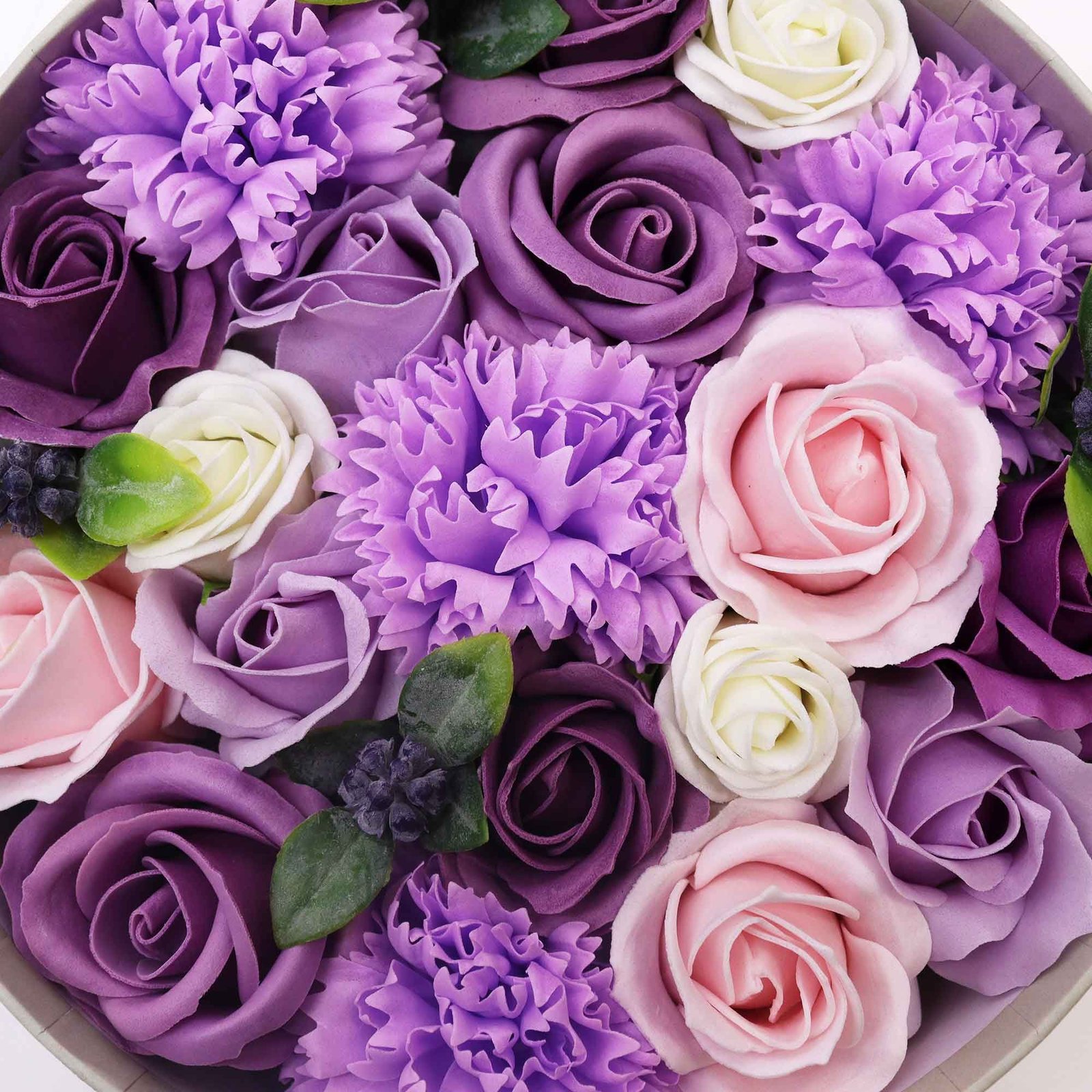 bG9jYWw6Ly9tZWRpYS85Sy80Qy82MFIzMEMxRzZXUjM0QzlLL2RlYzdhMGVmLmpwZWc.jpg Ancient Wisdom Soap Lavender Rose & Carnation Flowers Round Box - Image 1