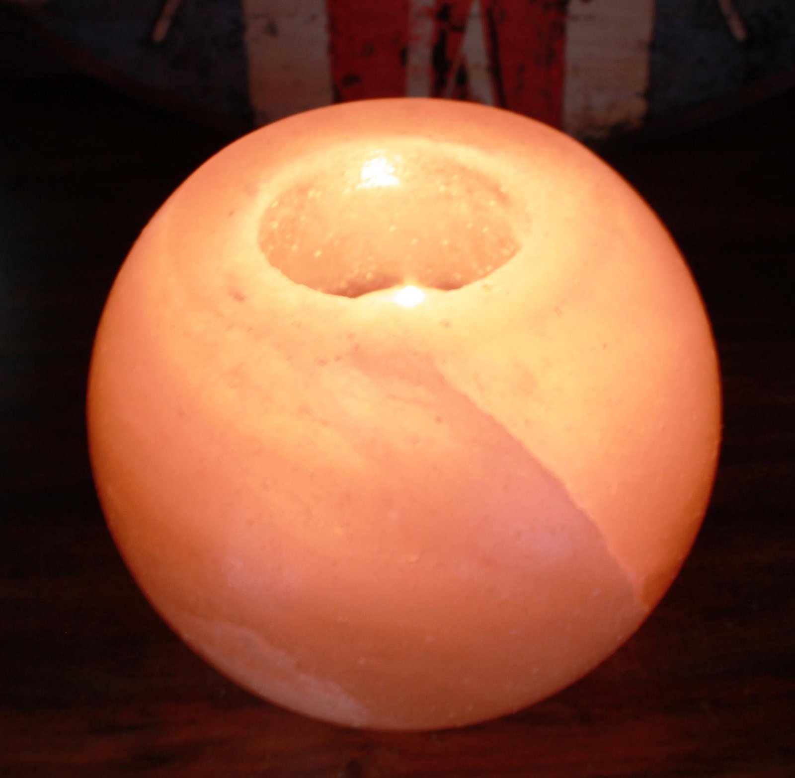 bG9jYWw6Ly9tZWRpYS9IUS84RC82MFIzMEMxRzZHVks4REhRL2M4ZjgzMTQ4LmpwZWc.jpg Ancient Wisdom Himalayan Salt Round Candle Holder - Image 1
