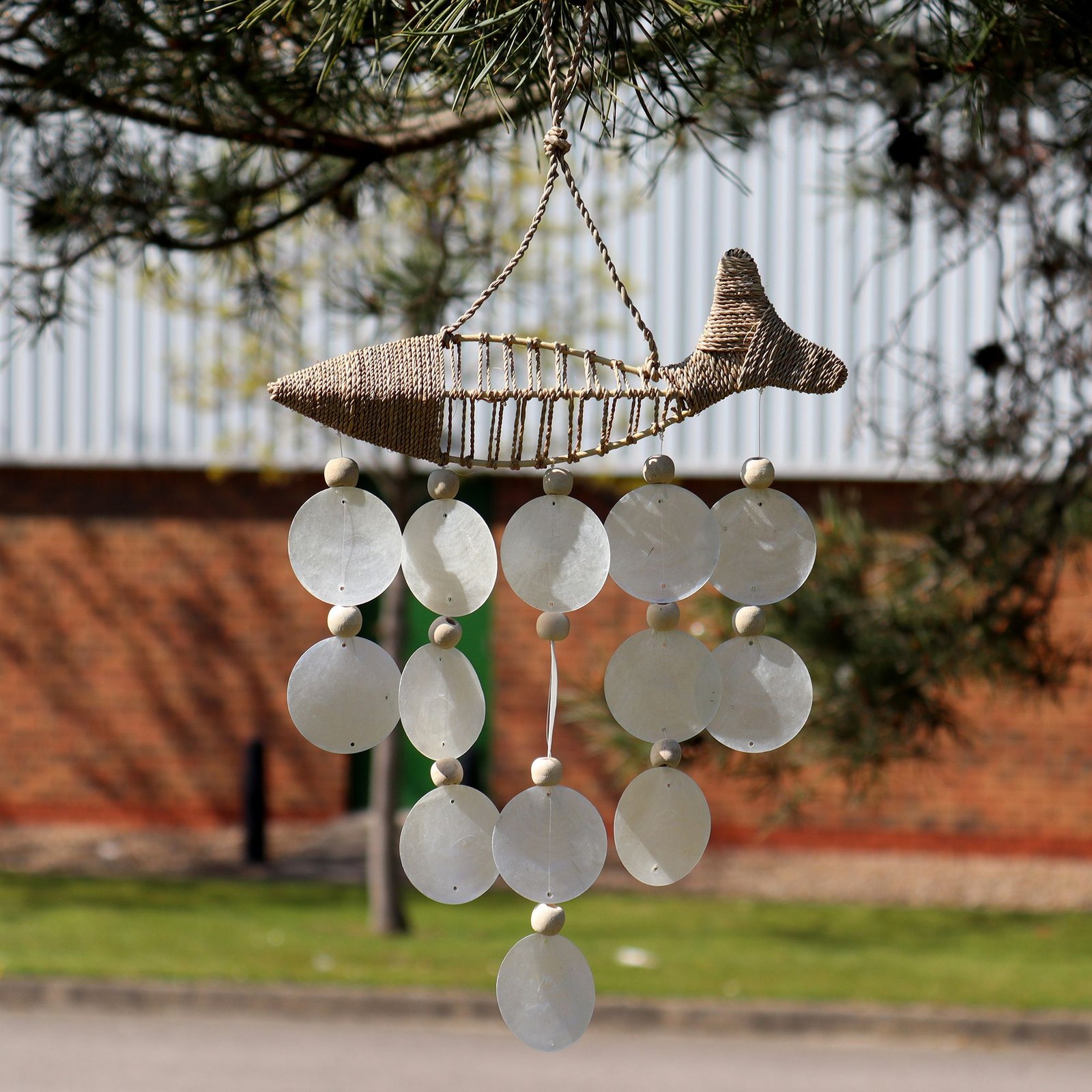 bG9jYWw6Ly9tZWRpYS9TRy80Qy82MFIzMEMxSDc0U0s0Q1NHL2I5NTZkN2YwLmpwZWc.jpg Ancient Wisdom String Fish & Natural Copis Drop Wind Chime - Image 1