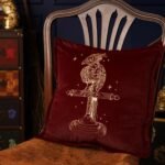 Harry Potter Alumni Velvet Cushion (43cm) – Fawkes