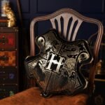 Harry Potter 43cm Alumni Velvet Cushion – Hogwarts Crest