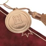Harry Potter Alumni Red & Gold Hanging Banner – Gryffindor - Image 2
