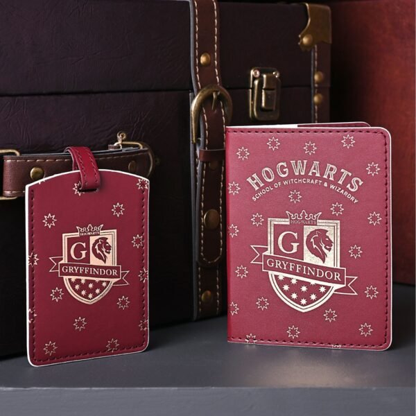Harry Potter Alumni PU Leather Passport Holder & Luggage Tag Set - Gryffindor