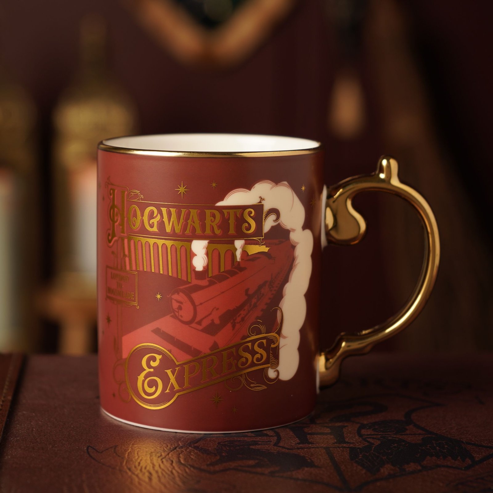 WB849.jpg Harry Potter Alumni Collectable Red & Gold Ceramic Mug - Hogwarts Express - Image 1