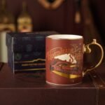 Harry Potter Alumni Collectable Burgundy & Gold Ceramic Mug - Hogsmeade Station - Image 7