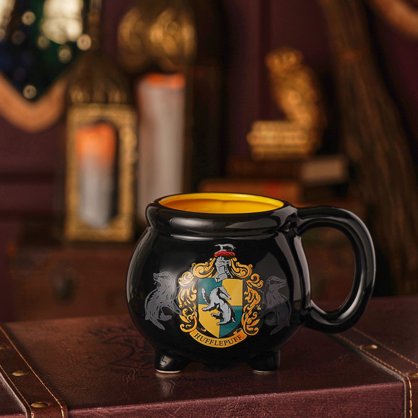 WB907.jpg Harry Potter Back To Hogwarts Cauldron Ceramic Mug - Hufflepuff - Image 1