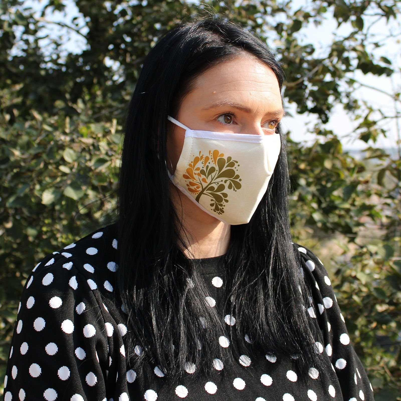 bG9jYWw6Ly9tZWRpYS9ISi80RC82MFIzMEMxRzZSUjM0REhKL2U1Yzg0YmYyLmpwZWc.jpg Ancient Wisdom Adult Reusable Fashion Face Covering – Golden Tree Design - Image 1