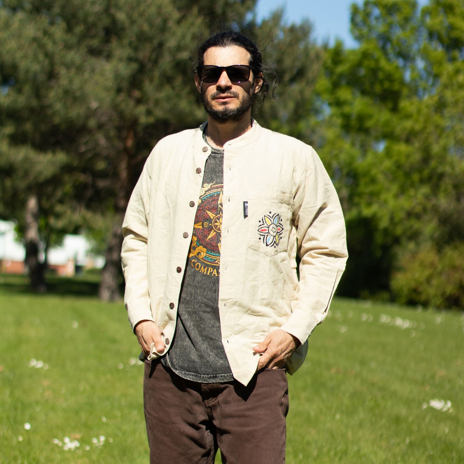 bG9jYWw6Ly9tZWRpYS9TUS8wQy82MFIzMEMxSjZDU0swQ1NRLzE0YzI1YjA1LmpwZw.jpg Nomad Sari Kathmandu Shirt - Stone - Large - Image 1