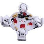 Original Stormtrooper - Poker Face Gambling Table Collectable Resin Figurine (14cm) - Image 3