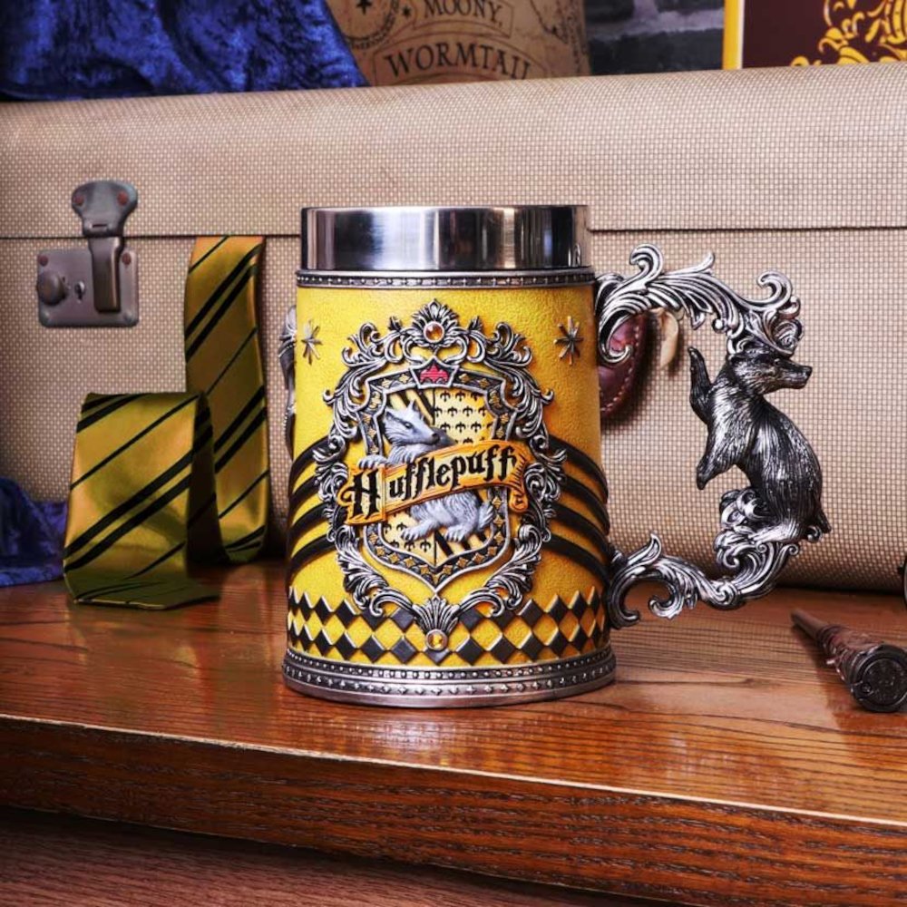 b5610t1 Harry Potter - Hufflepuff Hogwarts House Collectable Resin Tankard (15.5cm) Harry Potter - Hufflepuff Hogwarts House Collectable Resin Tankard (15.5cm) - Image 1