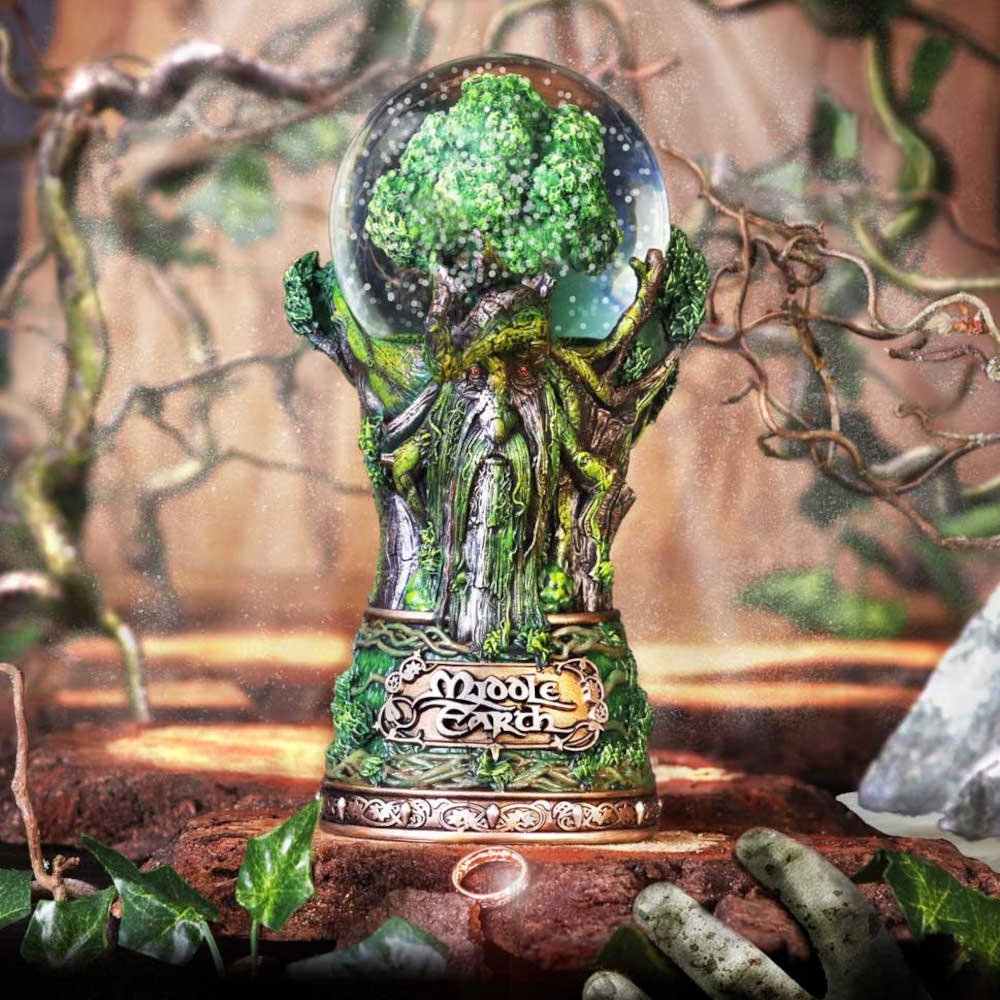 b5877v2 The Lord of the Rings - Middle Earth Treebeard Resin Snow Globe (22.5cm) The Lord of the Rings - Middle Earth Treebeard Resin & Glass Snow Globe (22.5cm) - Image 1