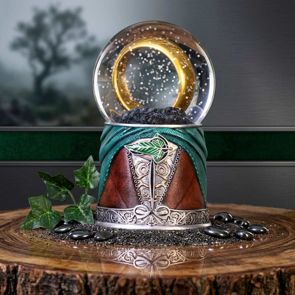 b5878v2 The Lord of the Rings - Frodo Baggins Resin & Glass Snow Globe (17cm) The Lord of the Rings - Frodo Baggins Resin & Glass Snow Globe (17cm) - Image 1