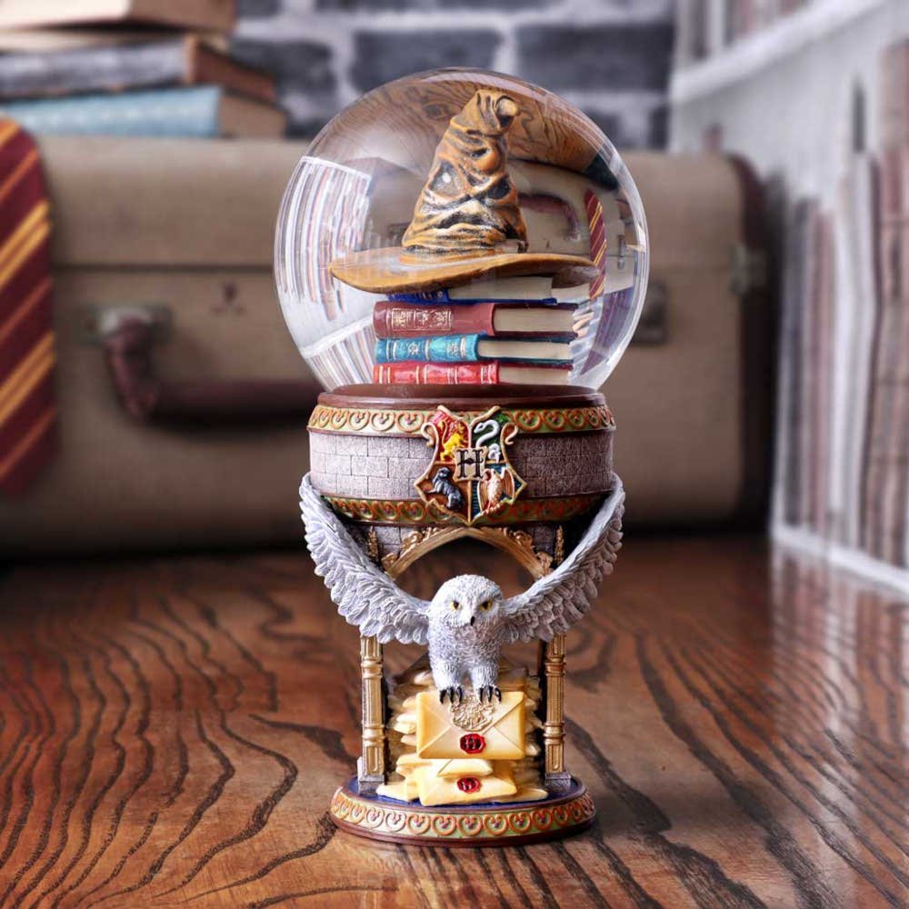 b5959v2 Harry Potter - First Day at Hogwarts Resin & Glass Snow Globe (19.5cm) Harry Potter - First Day at Hogwarts Resin & Glass Snow Globe (19.5cm) - Image 1