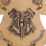 Harry Potter - Hogwarts Crest Hanging Festive Decorative Ornament (8cm) - Image 3