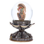 Harry Potter - Hogwarts Wand Resin & Glass Snow Globe (17.5cm) - Image 6
