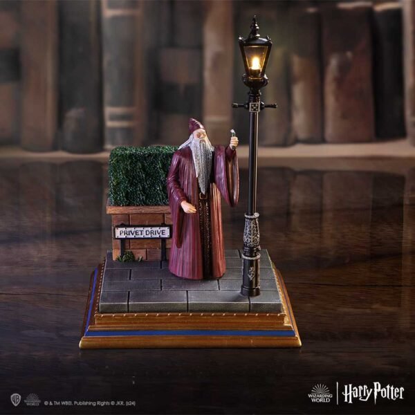Harry Potter - Privet Drive Light-Up Resin Figurine (18cm)