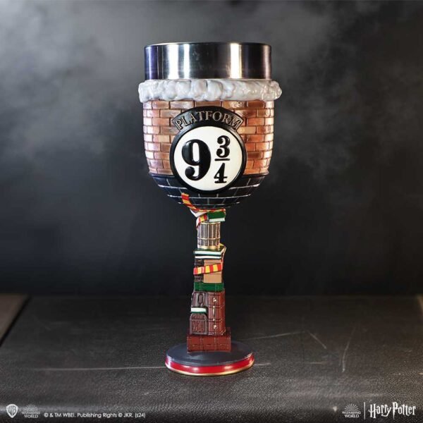 Harry Potter - Platform 9 3/4 Resin Collectable Goblet (18.5cm)