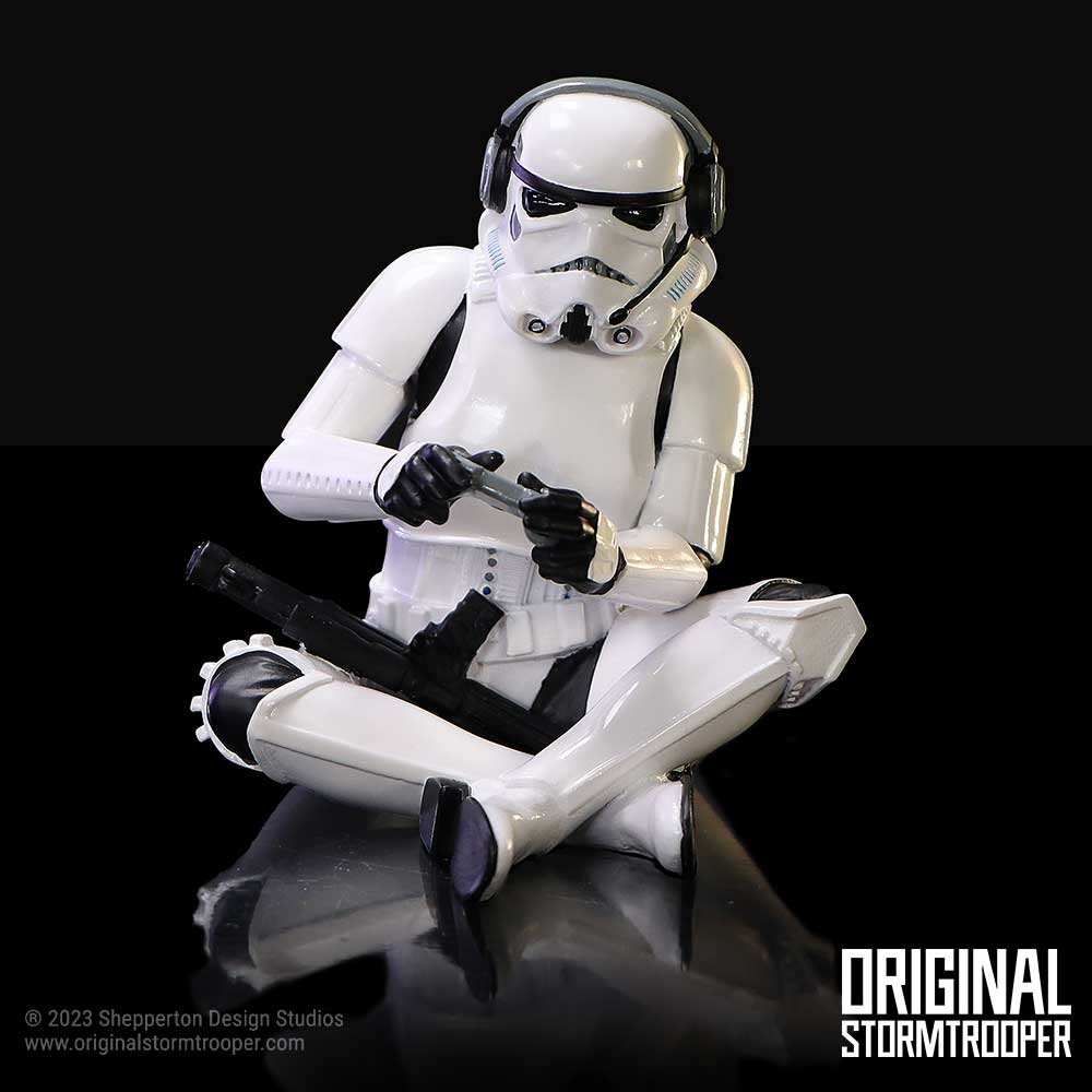 b6954a25 Original Stormtrooper - Game On! Gamer Collectable Resin Figurine (9.5cm) Original Stormtrooper - Game On! Gamer Collectable Resin Figurine (9.5cm) - Image 1