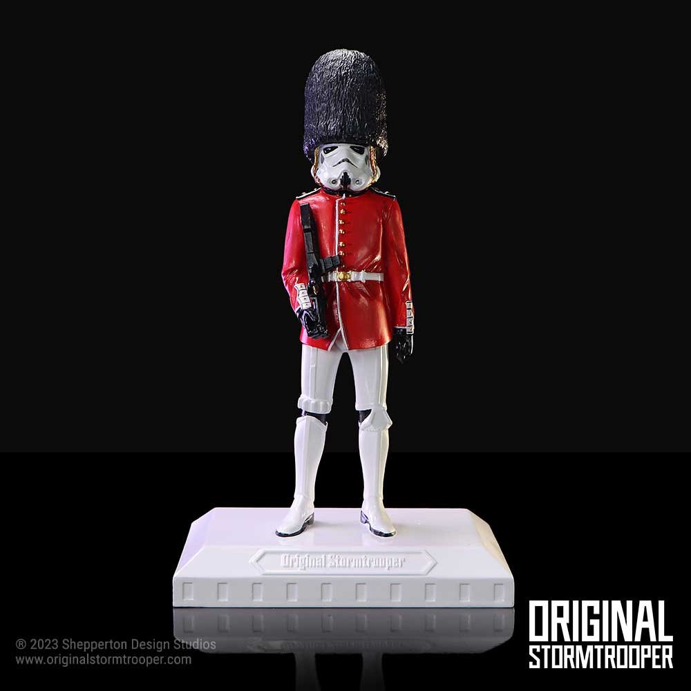 b6976a25 Original Stormtrooper - Royal Guard Collectable Resin Figurine (19cm) Original Stormtrooper - Royal Guard Collectable Resin Figurine (19cm) - Image 1