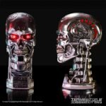 Terminator 2: Judgement Day - T-800 Head Silver Finish Light-Up Resin Figurine (21cm) - Image 2