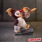 Gremlins - Gizmo Ready Aim Fire Flaming Arrow Resin Figurine (11.5cm)