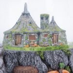 Harry Potter - Hagrid’s Hut Resin & Glass Snow Globe (14.5cm) - Image 4