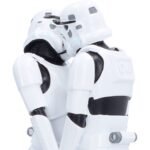 Original Stormtrooper - First Kiss Collectable Resin Figurine (14.6cm) - Image 2