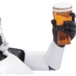 Original Stormtrooper - Raise a Glass Collectable Resin Figurine (17.4cm) - Image 4