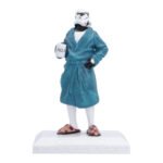 Original Stormtrooper - Off Duty Collectable Resin Figurine (17.8cm) - Image 4