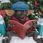 Gremlins Christmas Carol Tree Shaped Resin Snow Globe (16.1cm) - Image 2