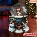 Gremlins Christmas Carol Tree Shaped Resin Snow Globe (16.1cm) - Image 8
